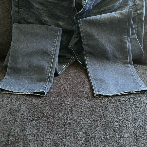 New York & Company Dark Wash Skinny Jeans used - Picture 4 of 7